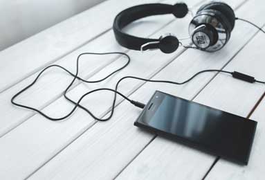 巴坎布开心自己打入两球：希望后面每场都能赢