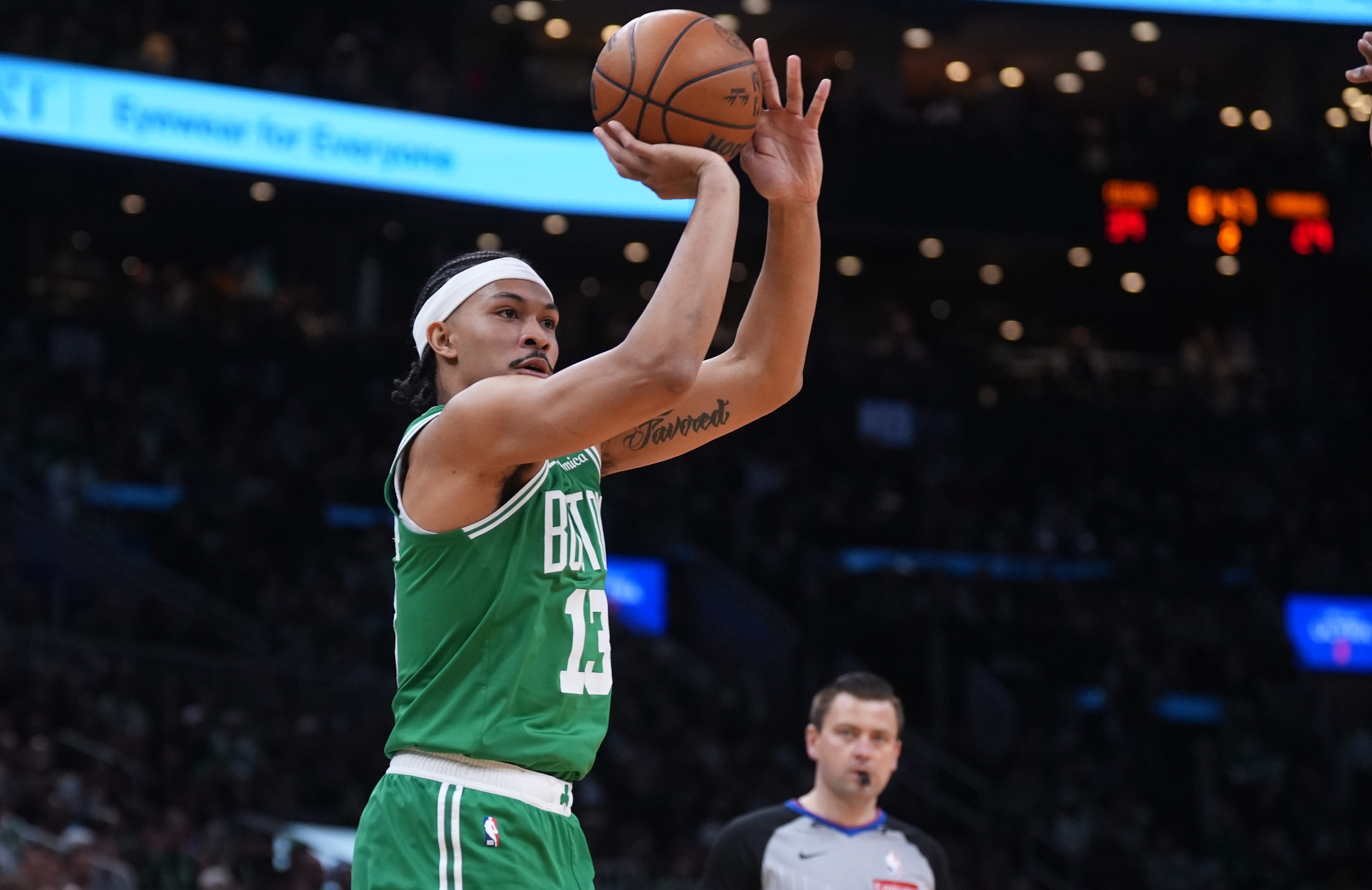 天博体育-外线练手！凯尔特人首节23次出手有16次是三分 但仅命中4球